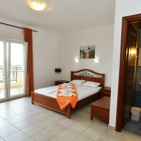 Lägenhetshotell Iraklis 3*