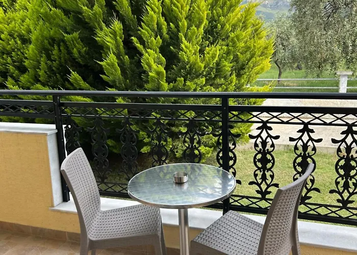 伊拉克利斯酒店 3*