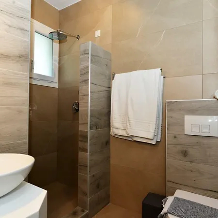 Iraklis Apartmanhotel Szkála Rahoníu