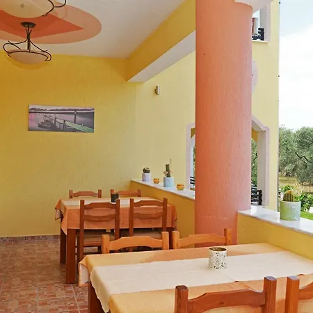 Iraklis Aparthotel 3*