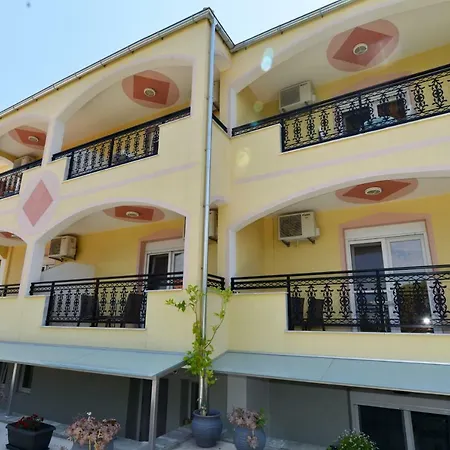 Iraklis Apartmanhotel 3*